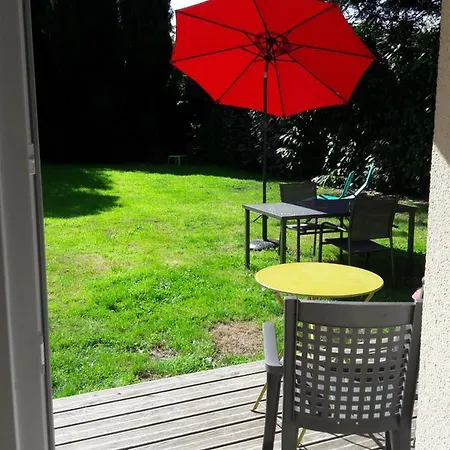 Domaine De L'hotel Au Franc Bed & Breakfast