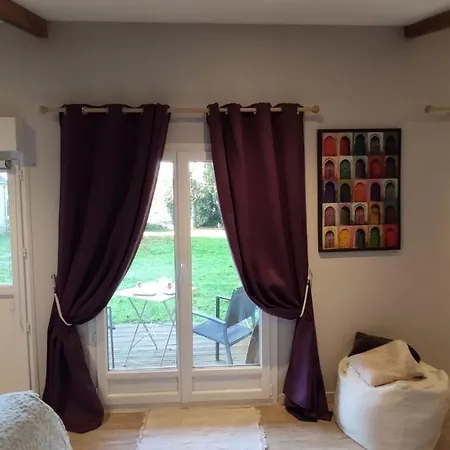 Domaine De L'hotel Au Franc Bed & Breakfast 3*